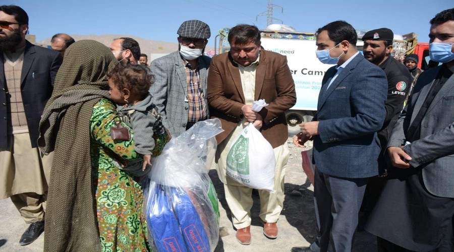 Distribution of Food Parcels, Winterized Kit